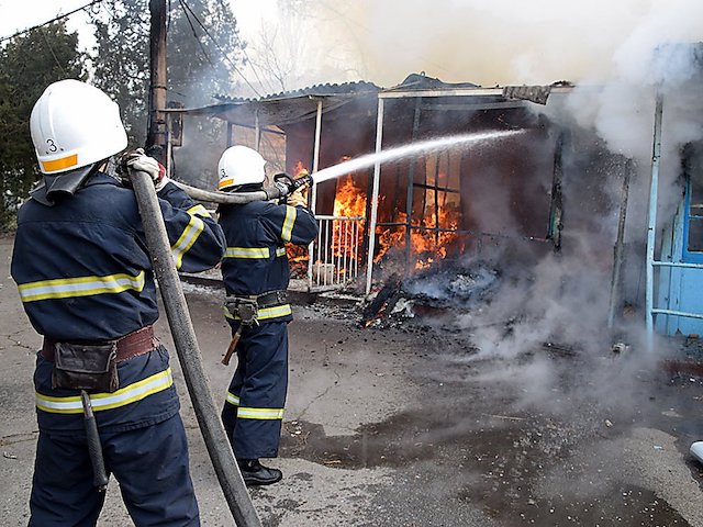 Свежие новости: В Николаеве потушили пожар на предприятии – сгорело помещение для охранников