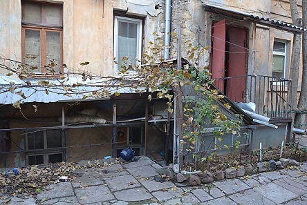 Свежие новости: В Одессе ЖЕК выселил дворника-нелегала из подвала, а ночью он замерз насмерть