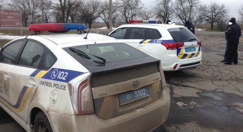 Фото новости: Пьяный водитель фуры предлагал николаевским патрульным взятку Свежие новости: Пьяный водитель фуры предлагал николаевским патрульным взятку