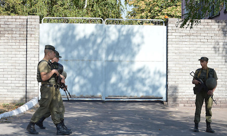 Свежие новости: В Донецкий апелляционный суд доставили Титова – в суде усилили охрану