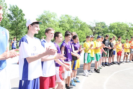 Фото новости: «Streetball EURO CUP». В Николаеве определяли самую сильную школьную команду по уличному баскетболу Свежие новости: «Streetball EURO CUP». В Николаеве определяли самую сильную школьную команду по уличному баскетболу