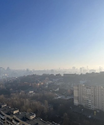 Свежие новости: Киев окутал густой смог, в воздухе стоит невыносимая вонь