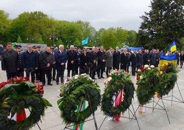 Свежие новости: В Берлине почтили погибших во Второй мировой и вспомнили о пленных на Донбасе