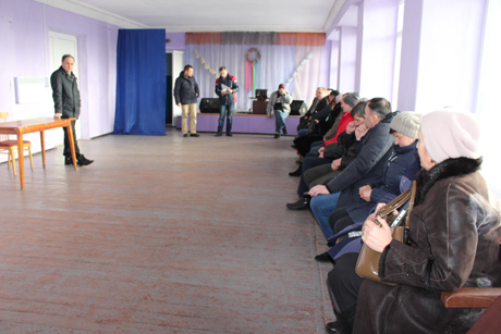 Свежие новости: Складна розмова фермерів Новогригорівки та Раково з головою об’єднаної громади Віталієм Луковим