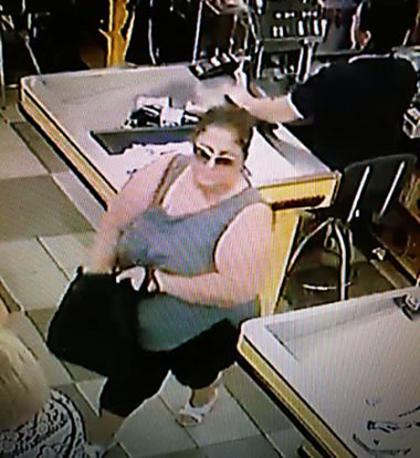 Свежие новости: Жительница Николаева просит помочь найти женщину, которая украла у нее из рюкзака мобильный телефон