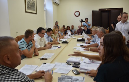 Свежие новости: Депутаты не продлят договор аренды наливайке, которая находится возле школы №27