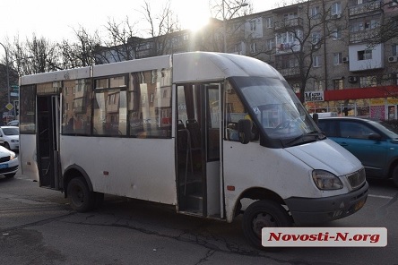 Свежие новости: ФОТО: В Николаеве пенсионерка выпала из маршрутки
