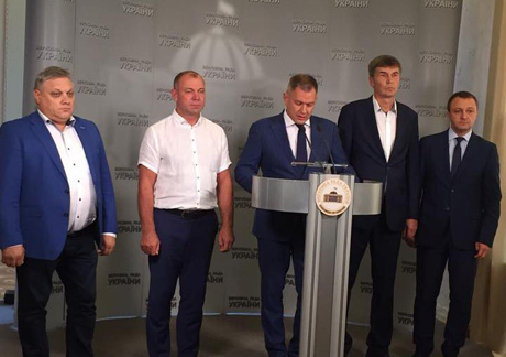 Фото новости: Только два николаевских нардепа проголосовали за закон об украинском языке Свежие новости: Только два николаевских нардепа проголосовали за закон об украинском языке