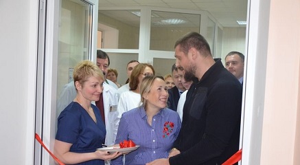 Свежие новости: ВИДЕО: Савченко с Москаленко открыли акушерско-гинекологическое отделение