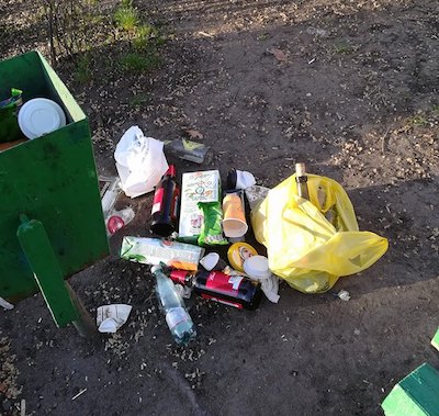Свежие новости: В парках Николаева после празднования Пасхи остались мусорные кучи