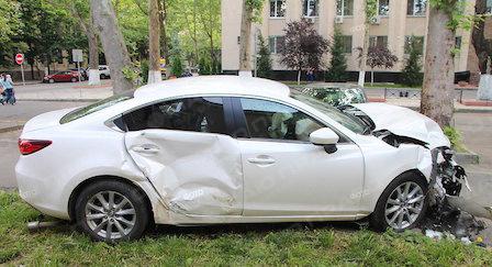 Свежие новости: В Николаеве ДТП: столкнулись «Range Rover» и «Mazda»