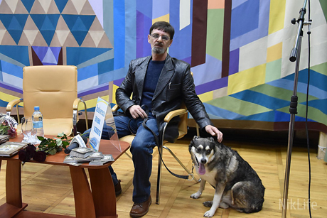 Свежие новости: Николаевский писатель презентовал книгу о службе в зоне АТО