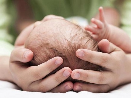 Свежие новости: В Киеве женщина не доехала до больницы и родила на вокзальной платформе