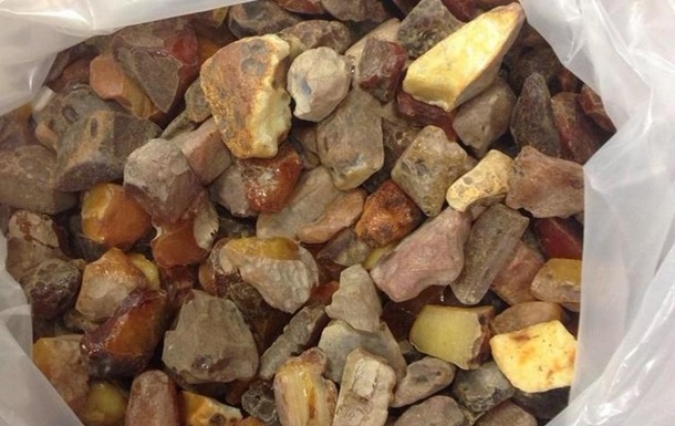 Свежие новости: Пограничная авиация Украины зафиксировала незаконные копанки янтаря