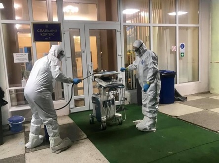 Свежие новости: Обсервация в Новых Санжарах: иностранной гражданке понадобилась помощь врачей