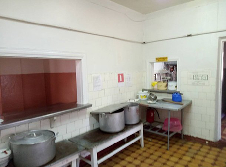 Свежие новости: В лагере под Славянском отравились 60 детей