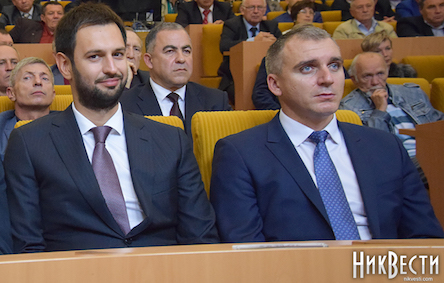 Свежие новости: Сенкевич обвинил Макарьяна в том, что он контролировал голосование по «импичменту»