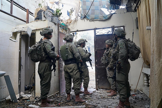 Фото новости: Ізраїльська армія провела у Секторі Гази невдалу операцію з порятунку заручників Свежие новости: Ізраїльська армія провела у Секторі Гази невдалу операцію з порятунку заручників