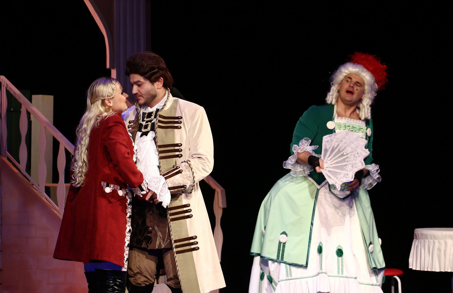 Свежие новости: Русский театр представил николаевцам свою версию комедии дель арте «Труффальдино, или Слуга двух господ»