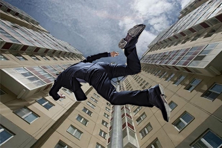 Свежие новости: В России выпал с балкона высокопоставленный политик