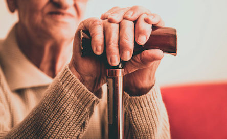 Свежие новости: Николаевец ворвался в дом пенсионерки, отобрал 800 гривен и убежал