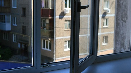 Свежие новости: В Николаеве пьяный студент выпал из окна университетского общежития