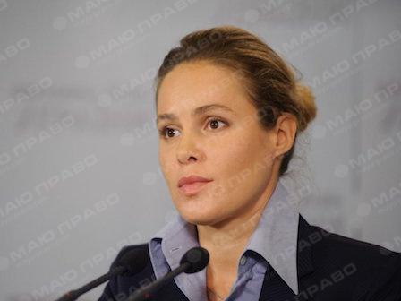 Свежие новости: У Королевской после атаки зеленкой диагностировали ожог глаза