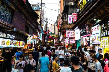 Свежие новости: СМИ: первой заразившейся Covid-19 на рынке в Ухане стала продавщица креветок