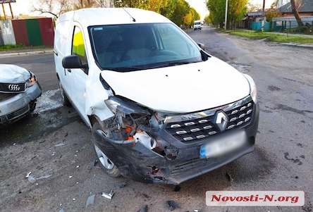 Свежие новости: В Первомайске столкнулись «Рено» и «Ауди»