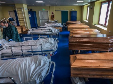 Свежие новости: За сутки в Италии от коронавируса умерли 969 человек. Это абсолютный рекорд пандемии