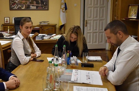 Свежие новости: Советницы губернатора Николаевщины Стадника получили в декабре по 40 тысяч гривен зарплаты