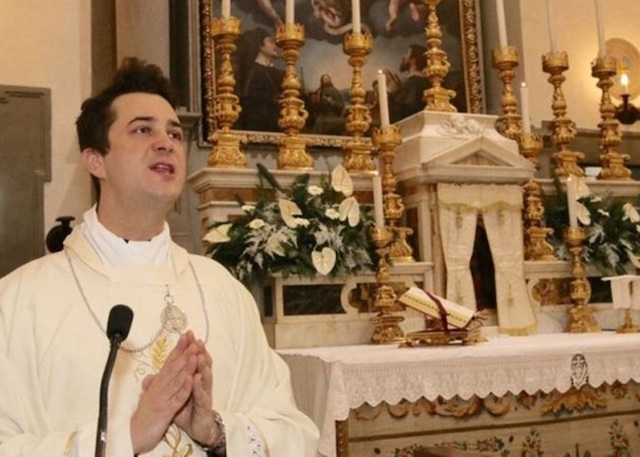 Свежие новости: Священник украл из казны $117 тысяч и потратил их на наркотики