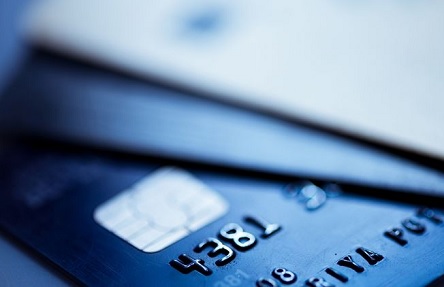 Свежие новости: Налоговики рассказали о 19,5% налоге для украинцев при переводе денег на карты