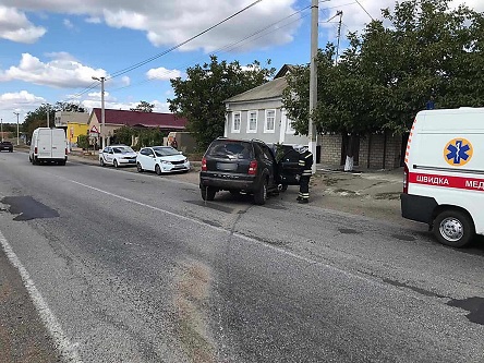 Свежие новости: На Николаевщине внедорожник въехал в дом – чтобы достать пострадавшего водителя, пришлось привлекать спасателей