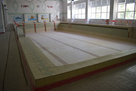 Свежие новости: Комфорт у басейні, спортивні успіхи і сучасна техніка – депутат Ерік Григорян допоміг Южноукраїнській школі №3