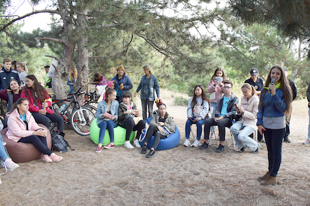 Свежие новости: 100 мішків сміття: більш двохсот миколаївців провели Всесвітній день прибирання у парку «Ліски»