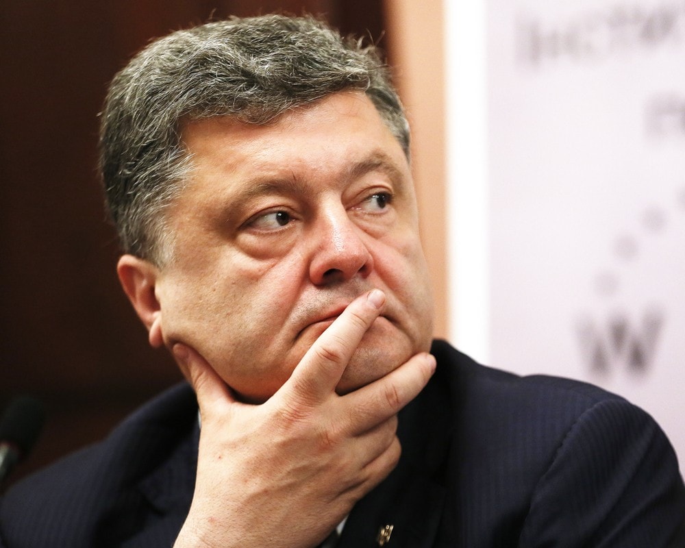 Фото новости: Порошенко: На Донбассе погибли 183 воина Нацгвардии, защищая территориальную целостность Украины Свежие новости: Порошенко: На Донбассе погибли 183 воина Нацгвардии, защищая территориальную целостность Украины