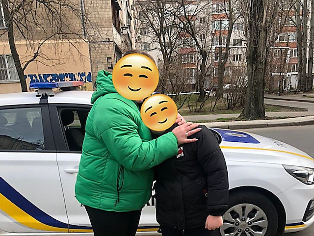 Свежие новости: В Миколаєві патрульні повернули матері дитину, яка загубилася