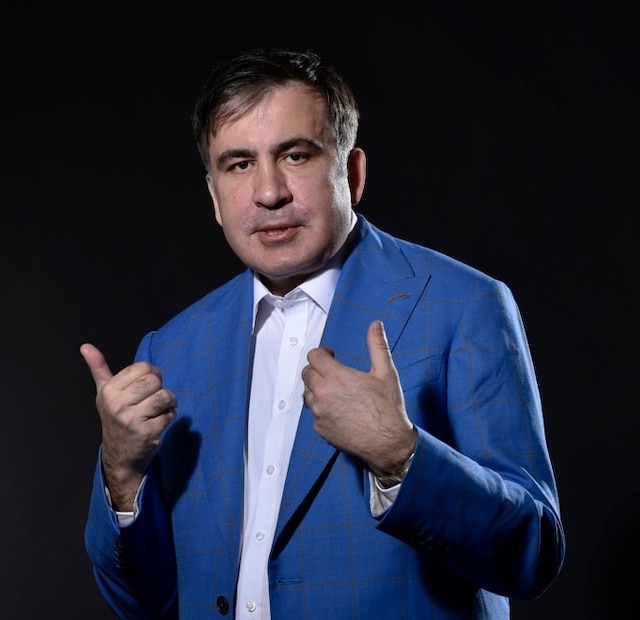 Свежие новости: Согласился прекратить голодовку: Саакашвили транспортируют в военный госпиталь