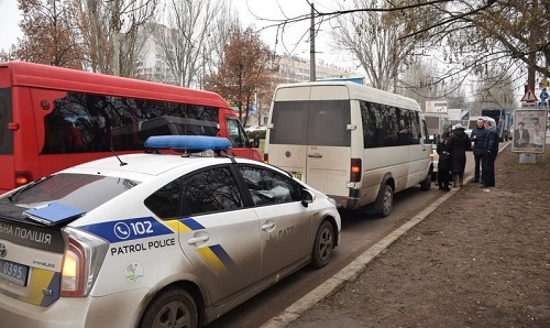 Свежие новости: В Николаеве пассажирка маршрутки из-за резкого торможения «влетела» головой в лобовое стекло