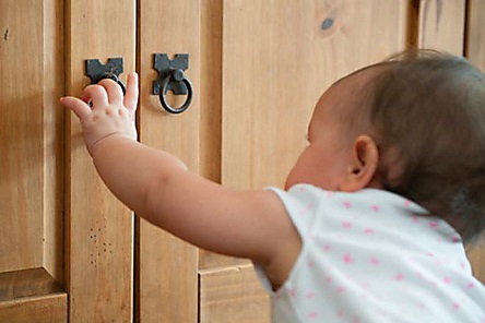 Свежие новости: В Первомайске на ребенка упал комод - она в тяжелом состоянии