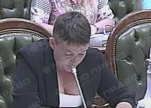 Свежие новости: Савченко на заседании парламента пришла с откровенным декольте