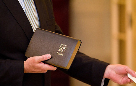 Свежие новости: Библию перевели на тысячный язык мира