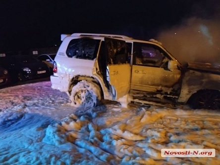 Свежие новости: В Николаеве ночью подожгли «Лексус»