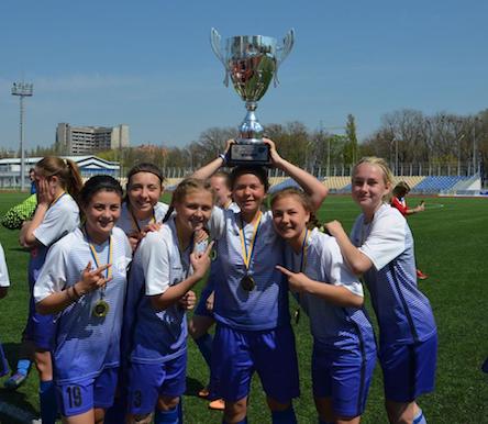 Свежие новости: Юні миколаївські футболістки виграли Чемпіонат України