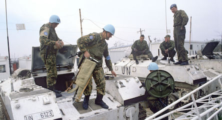 Свежие новости: Колонна российских миротворцев выехала из Гориса в Карабах