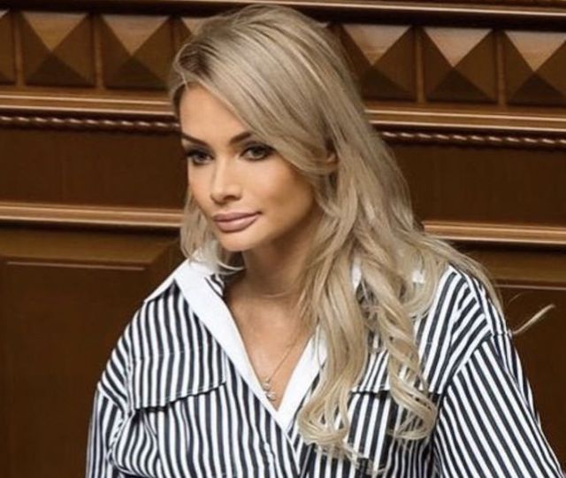 Фото новости: Суд відпустив миколаївську нардепку, підозрювану в незаконному збагаченні, на поруки Арахамії та Кіма Свежие новости: Суд відпустив миколаївську нардепку, підозрювану в незаконному збагаченні, на поруки Арахамії та Кіма