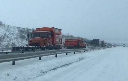 Свежие новости: Снегопад парализовал движение по трассе «Одесса-Киев»