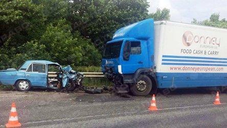 Свежие новости: Смертельное ДТП в Хмельницкой области: в аварию попал отец и двое сыновей