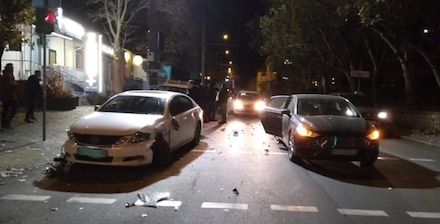 Свежие новости: В Николаеве Lexus протаранил две другие машины